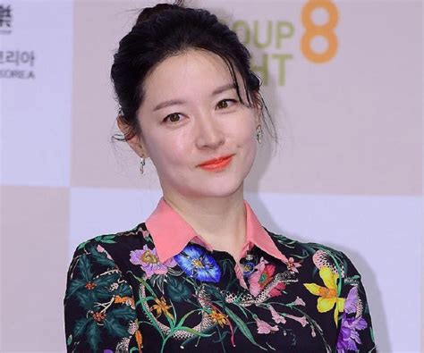 Lee Young.